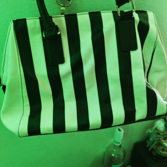 Betsy Johnson Special Edition Bag - Picture 5 of 9